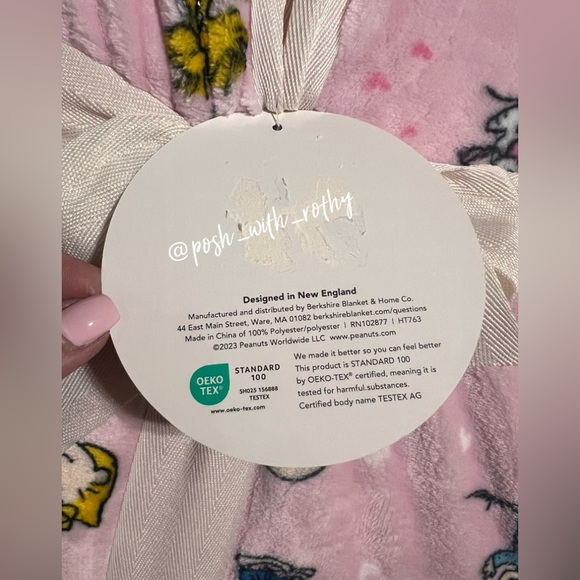 Peanuts VelvetLoft Throw, NWT - Picture 8 of 9